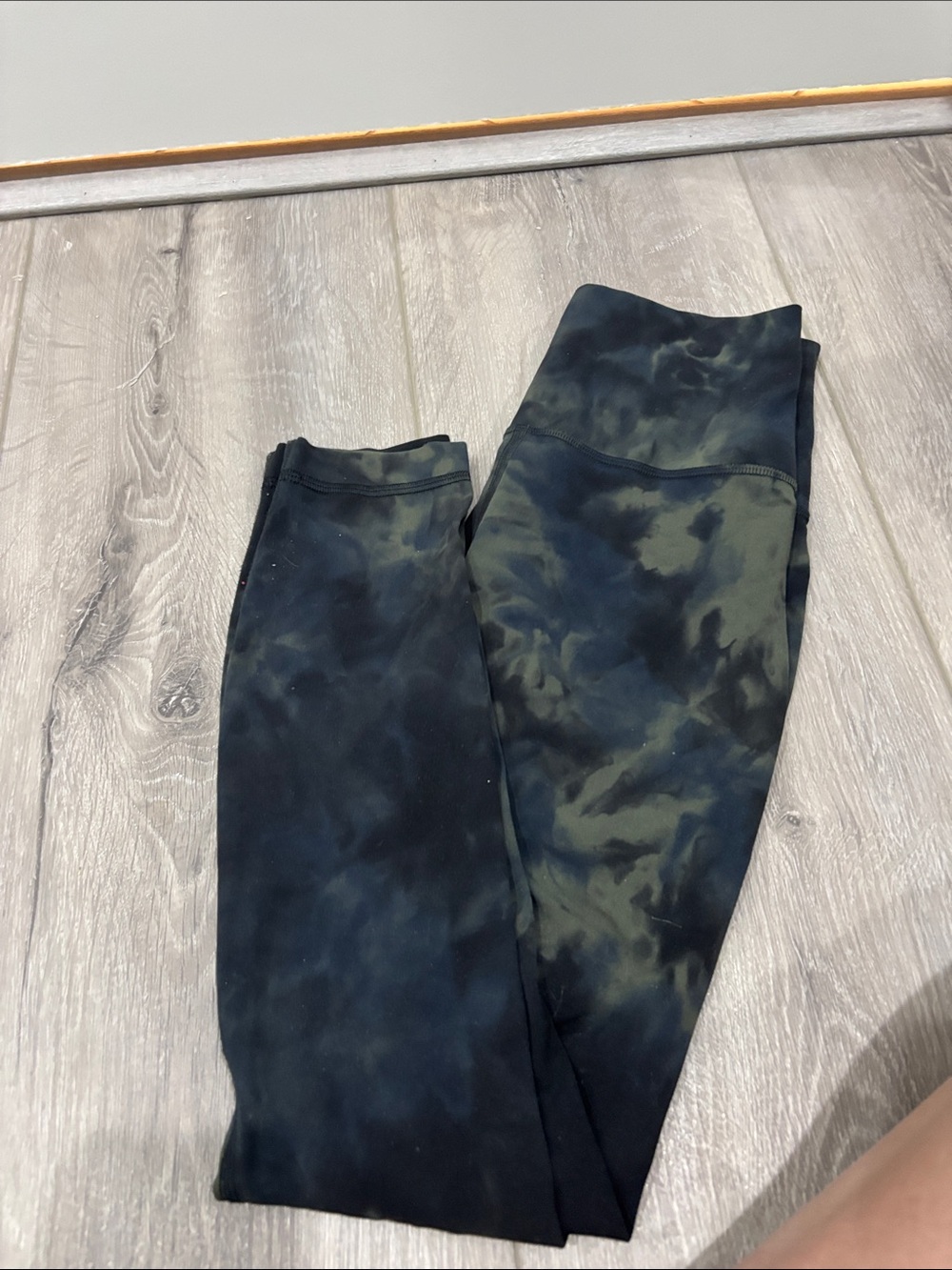 lululemon athletica Tie-Dye Leggings in Black and Green